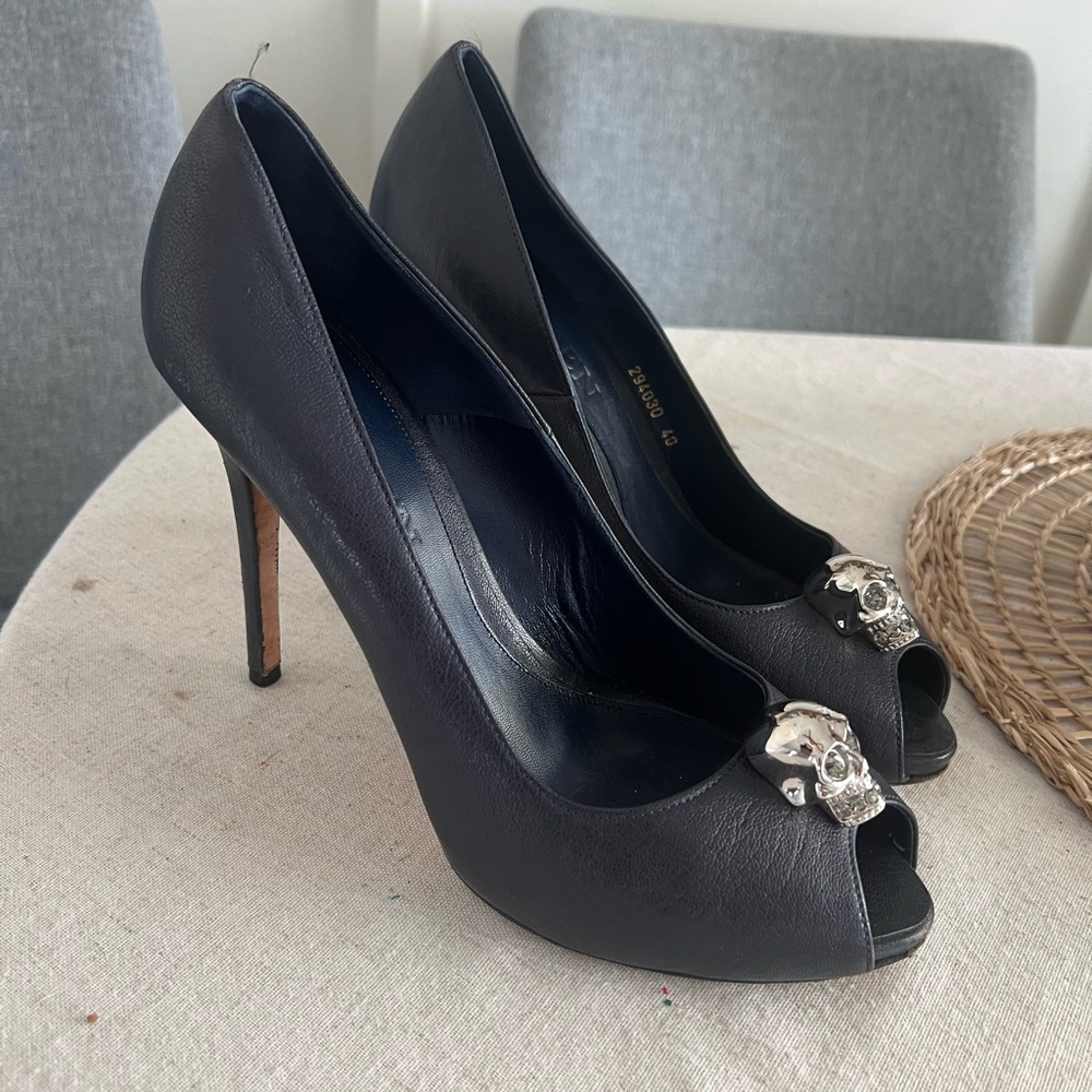 Alexander McQueen Deep Blue Peep-Toe Heels with Silver Skull Embellishment SZ 40